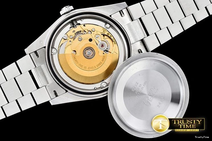 0225 RDD0214C – DayDate 36mm Classic 685